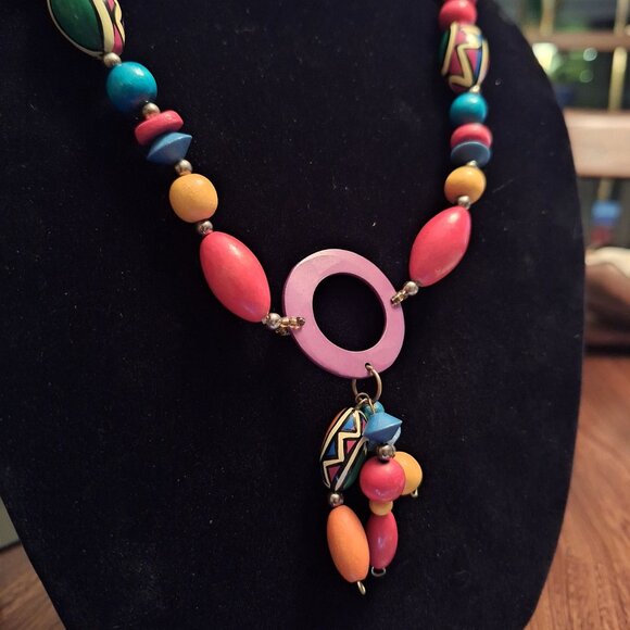 Chunky Wooden Bead Necklace Bright Colorful Geometric Patterns Hook‎ Clasp 90s - Picture 2 of 7